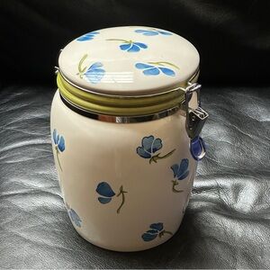Inspirado Seattle Stone Lite Ceramic Clamp Lid Canister Blue Floral